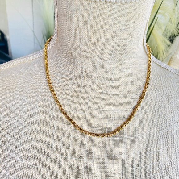Monet Gold Tone Rope Twist Chian Choker Necklace 17.5" - Picture 3 of 9